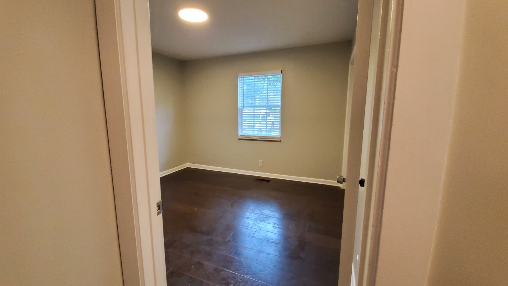 bedroom-2a.jpg
