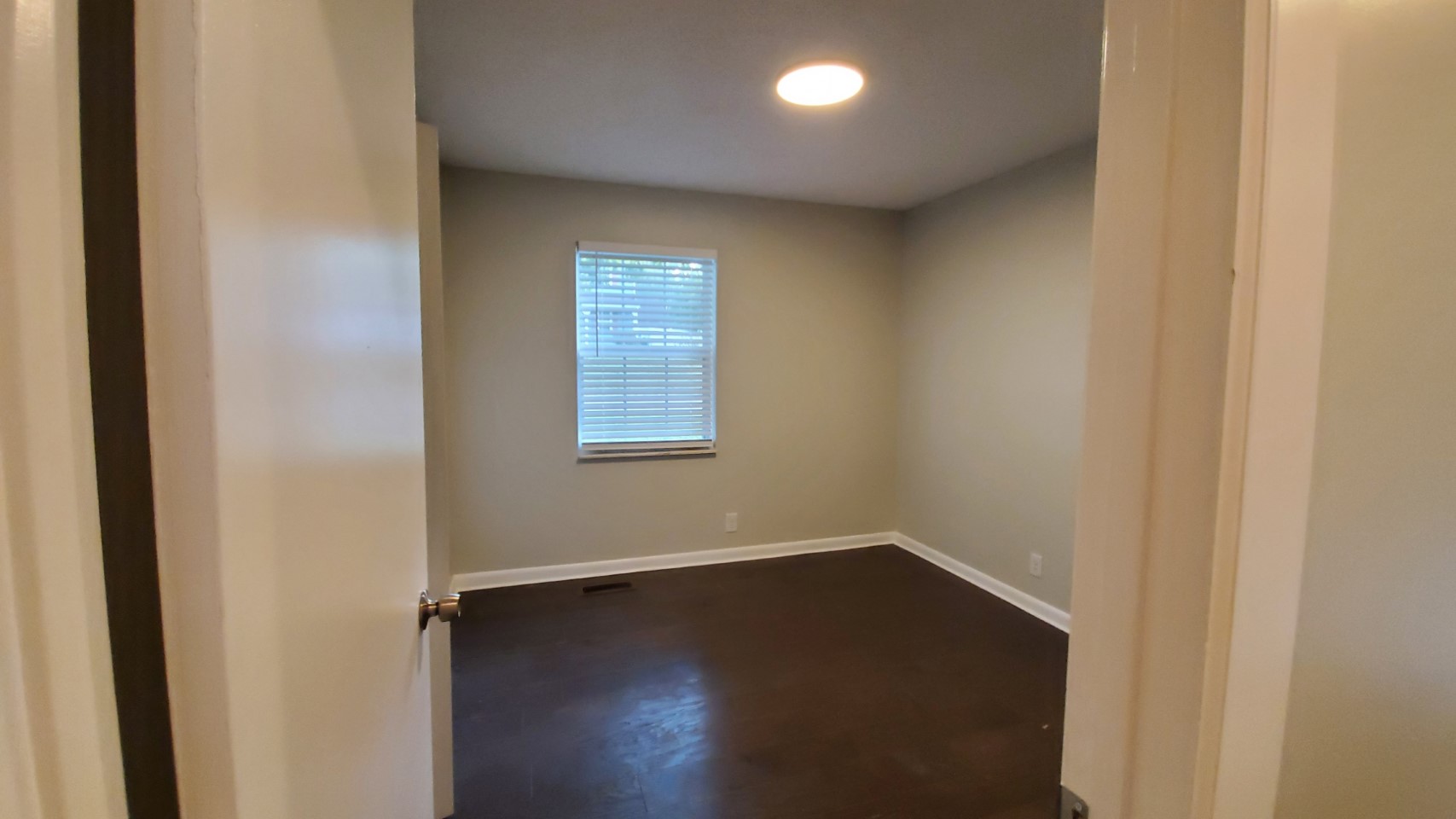 bedroom-3a.jpg