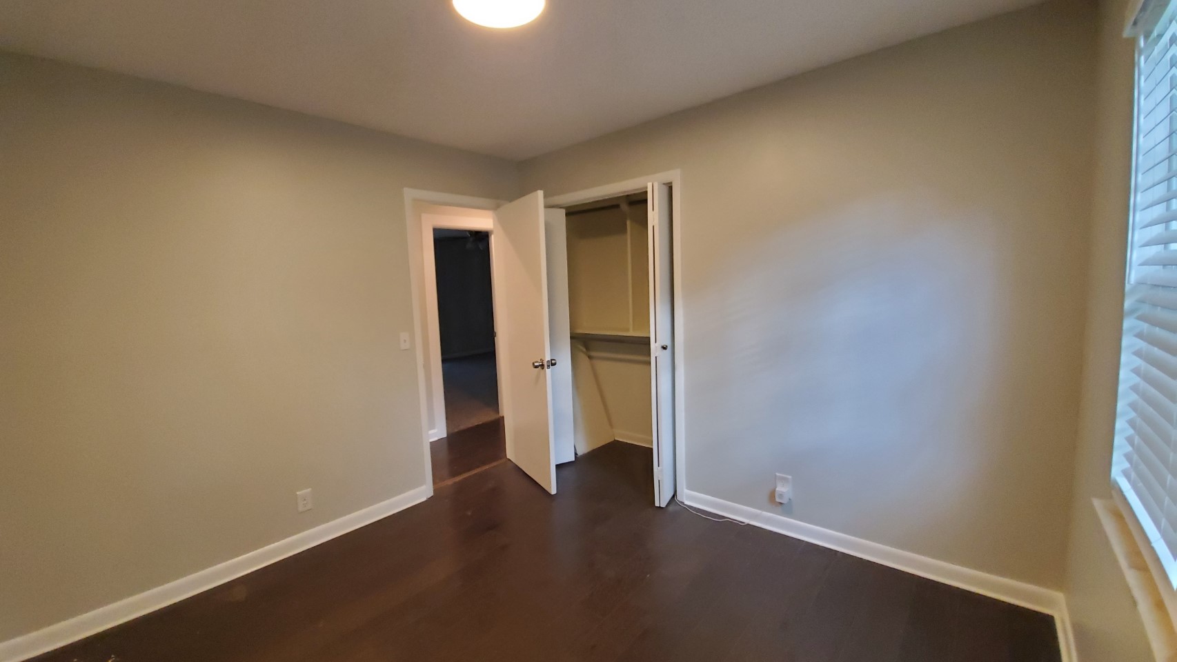 bedroom-3b.jpg