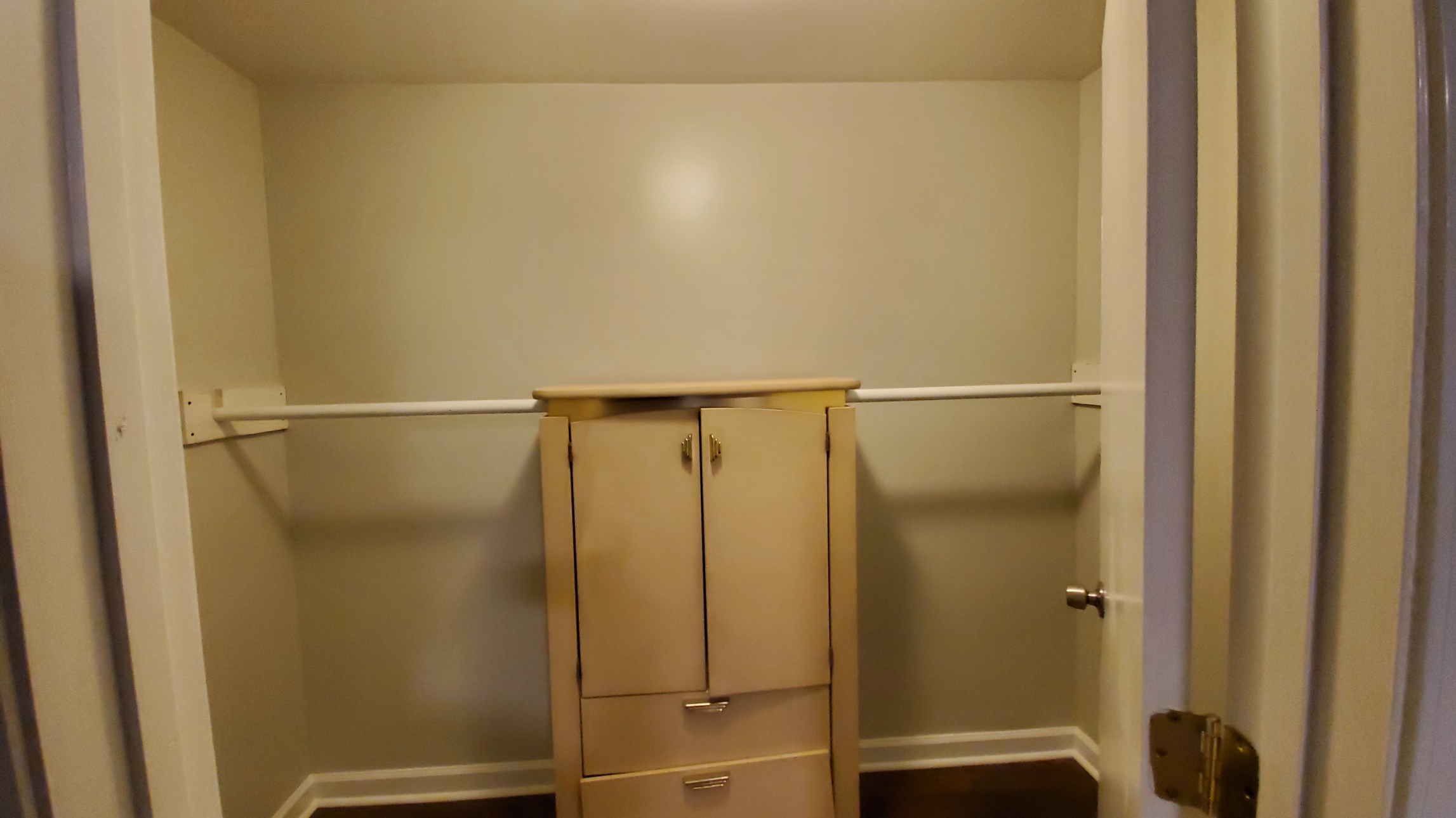 bedroom-4-closet.jpg