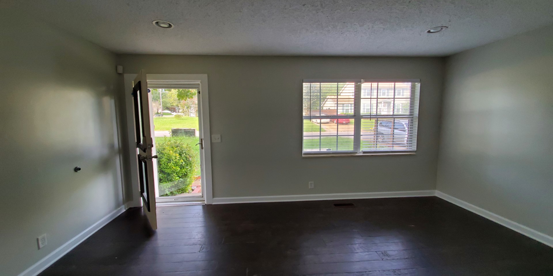 livingroom1.jpg